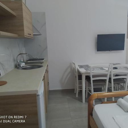Mohito Beach Apartment 4 Sarandë Esterno foto