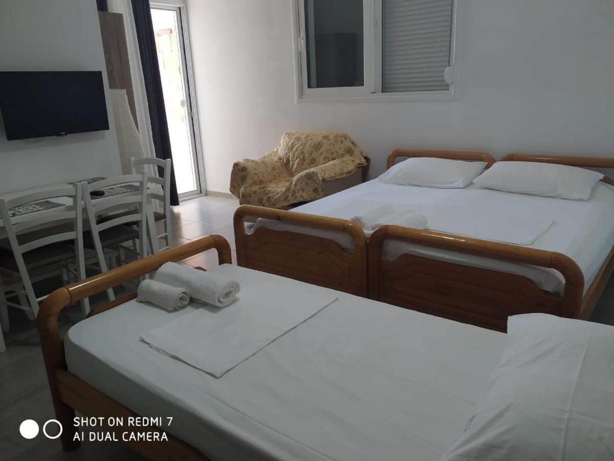 Mohito Beach Apartment 4 Sarandë Esterno foto